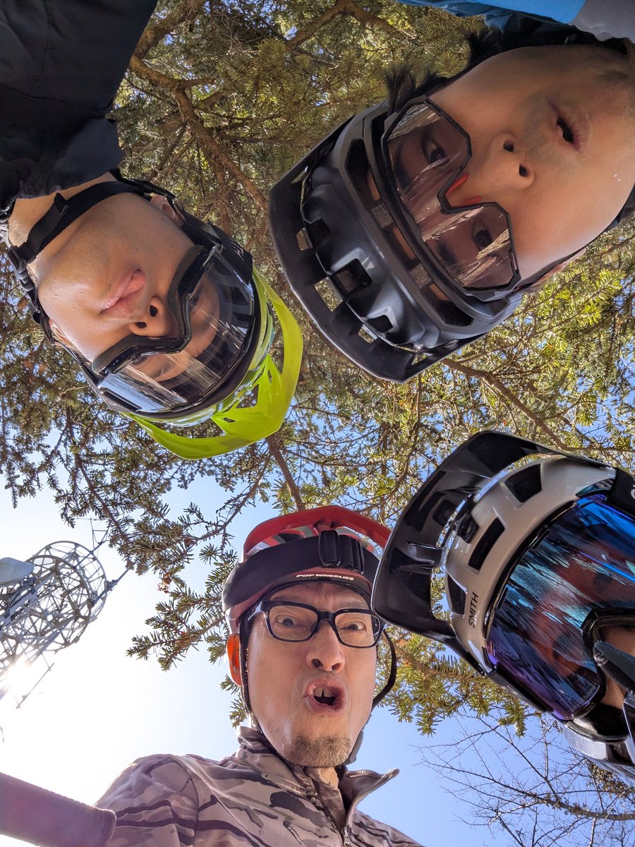 konatarow's tweet image. 昨日は仲間の1人が単身赴任終了で大阪に帰ることが決まったので、無理くりみんなでライド!
楽し悲しな1日だったなぁ...
 #MTB