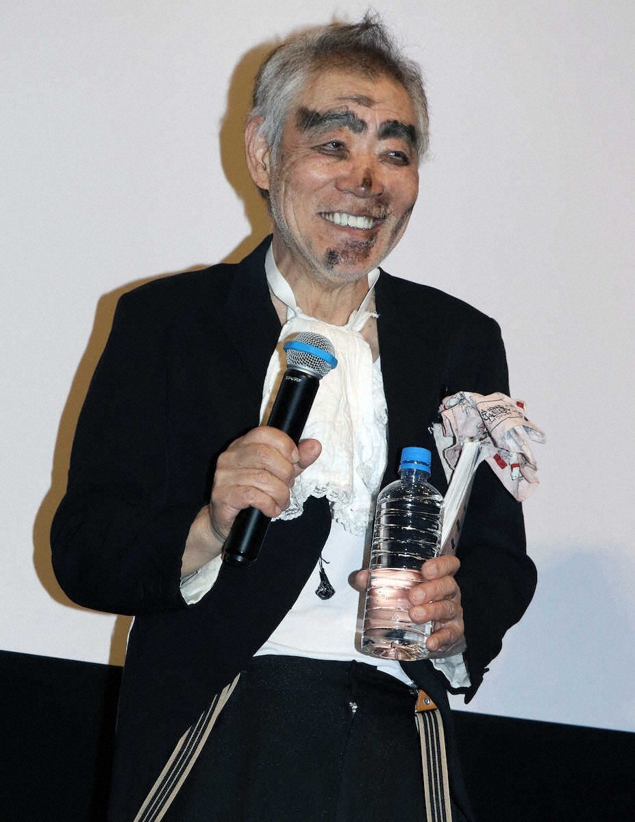 【告白】柄本明、1カ月で全国24カ所回り…安藤サクラが烈火のごとく怒る「おとうさんに何をさせるんだ」
news.livedoor.com/article/detail…

柄本は、主宰の「東京乾電池」が朗読劇で全国24カ所の映画館を回った道程を記録した映画の初日舞台挨拶に登場。あまりの過密日程に道中、点滴を2回受けたと話した。