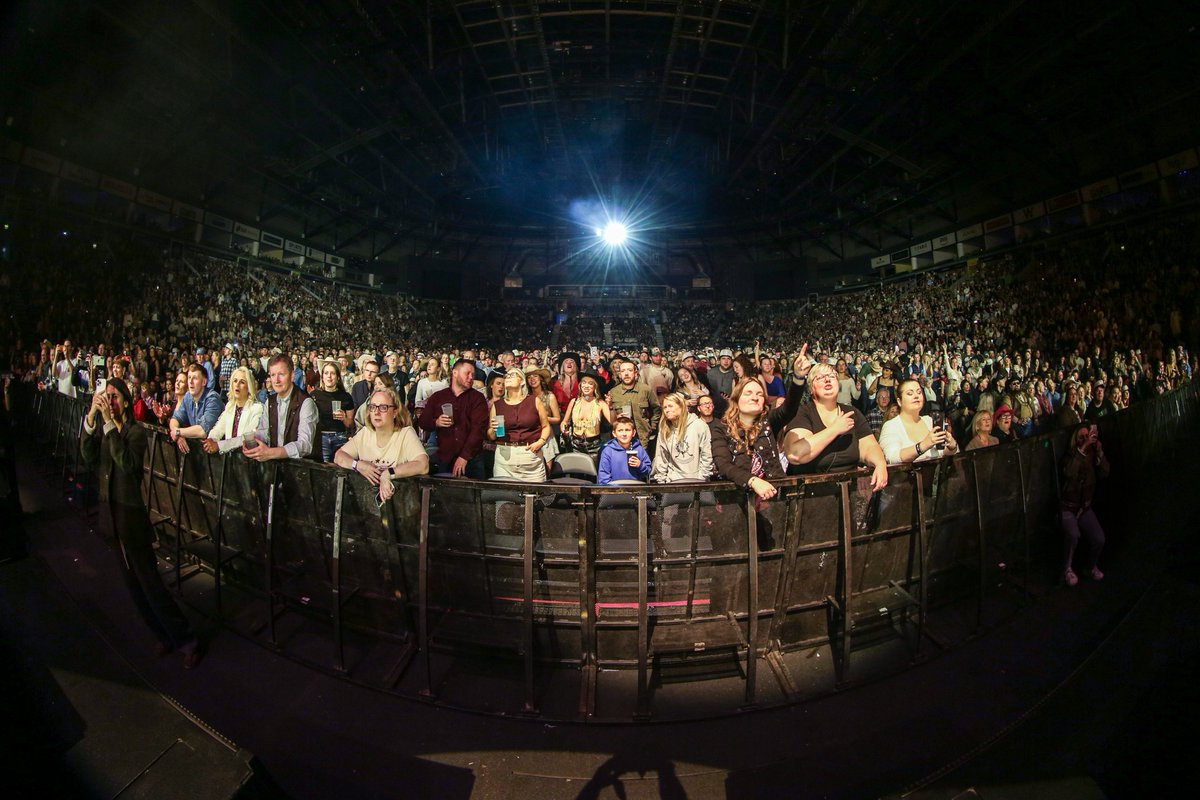 Country To Country Belfast tweet media