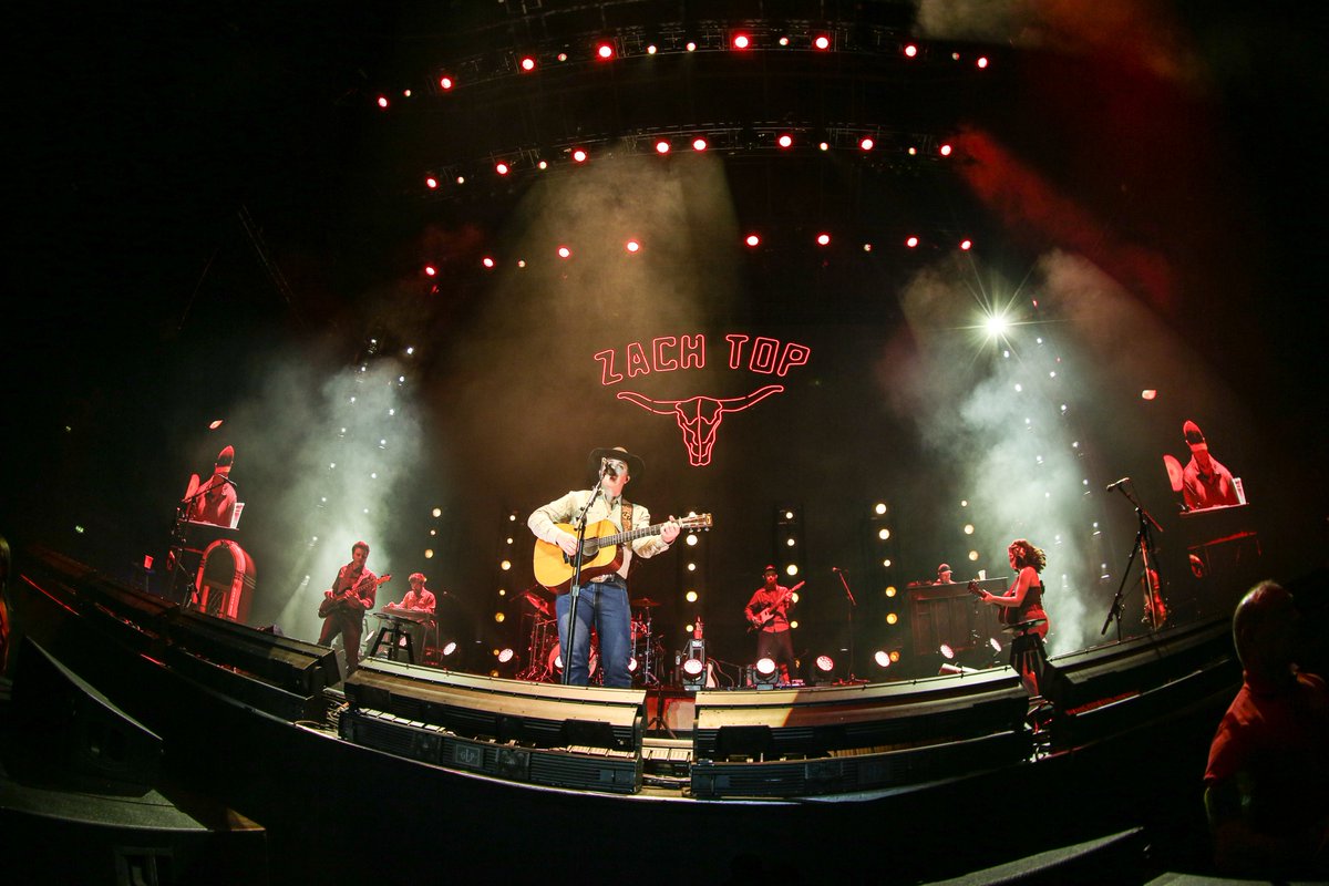 Country To Country Belfast tweet media