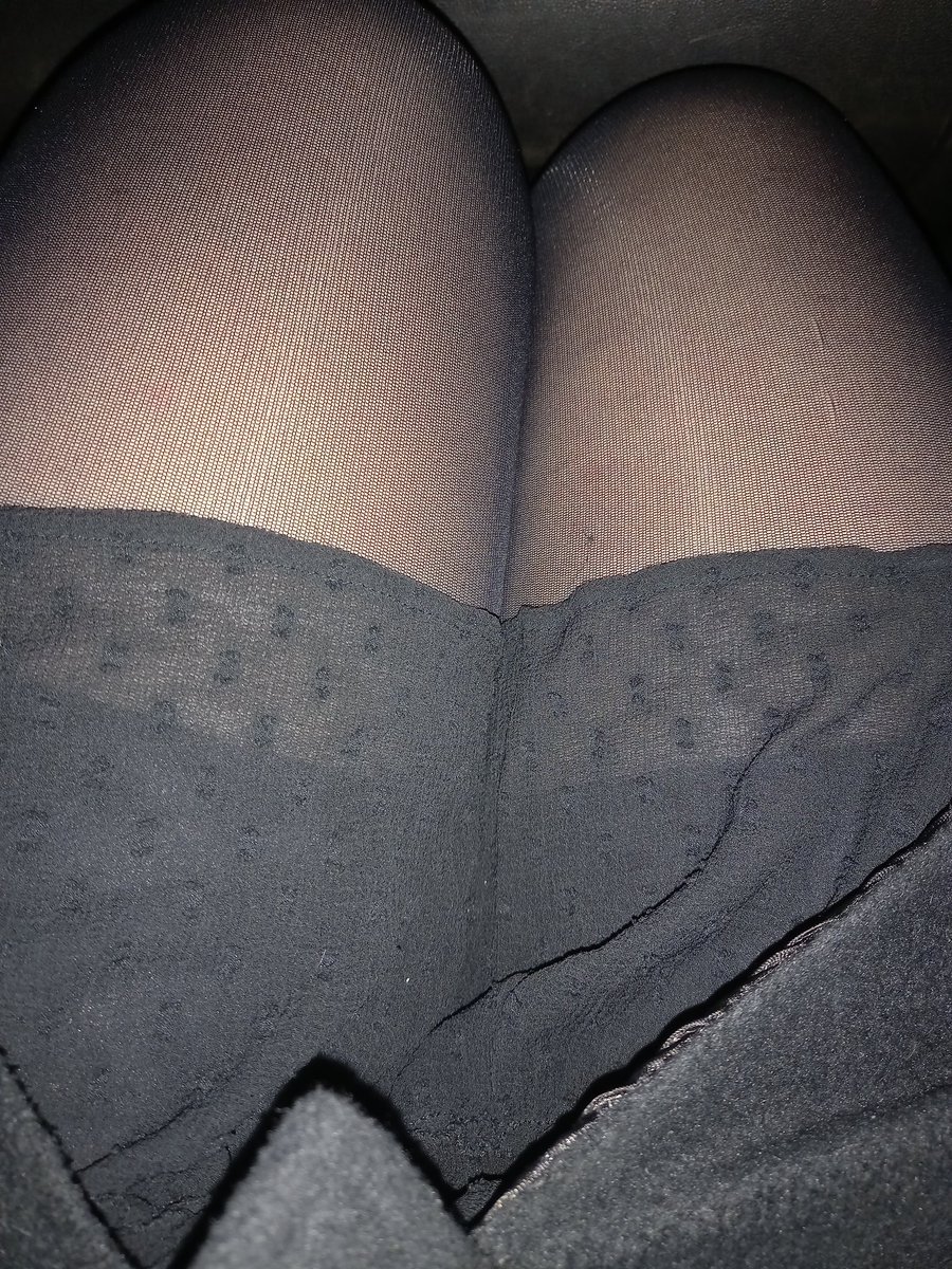 MistressDel's tweet photo. Got all dressed up and went out for the first time in months. Me and my sister stayed 10 minutes in the pub and left. It was disgusting. Someone be a good boy and  send for Chinese to salvage our night and cheer us up. https://t.co/RSRVnWZ9TZ