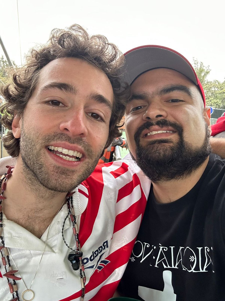 pingpongderolas's tweet photo. Ya estamos en el @vivelatino 26! @Andraujo ya anda faneando con @alcalanorton en la carpa @littlecaesars! De @Rojo_Vega_ aún no se sabe mucho… si andan en el autódromo, saluden al @pingpongderolas y a toda la banda de @r101ck! https://t.co/3jzIA8GbcI