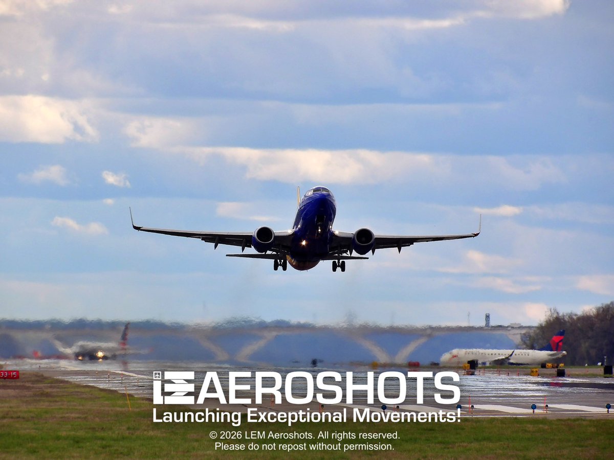 LEMAeroshots's tweet image. Taking off to spectacular views beyond the clouds! -LEM 😍💙☁️

✈️ @SouthwestAir @Boeing 737-700 🎨 Heart Livery 📍 DCA (@Reagan_Airport) 🛫 Runway 1 🗓️ April 4, 2024 📸 @Kodak @KodakPIXPRO AZ528

#LEMAeroshots #FlyReagan #DCA #Southwest #SouthwestHeart #SWAPic #Takeoff #TeamMWAA