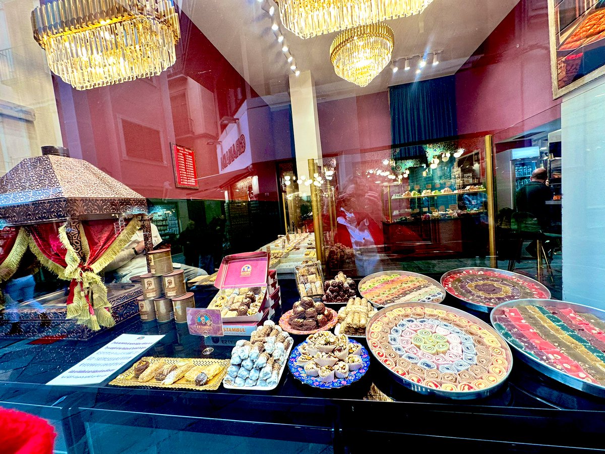 Sevgili Türk dostlar: Granada'da lezzetli Türk lezzetlerinizin tadını çıkarabileceğimizi biliyor musunuz?
 #TurquíaYEspaña  🇹🇷 🇪🇸