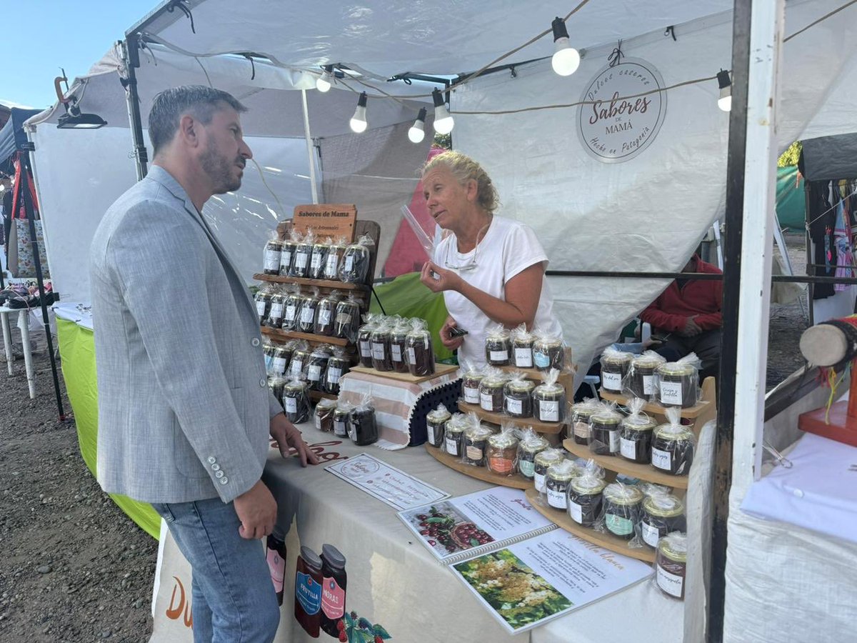 Hoy participé junto al gobernador <a href="/NachoTorresCH/">Nacho Torres</a> del 91º aniversario de la localidad de 28 de Julio, acompañando al intendente Luka Jones en una jornada muy significativa para toda la comunidad.

Es muy importante celebrar la historia y el crecimiento de una localidad que es