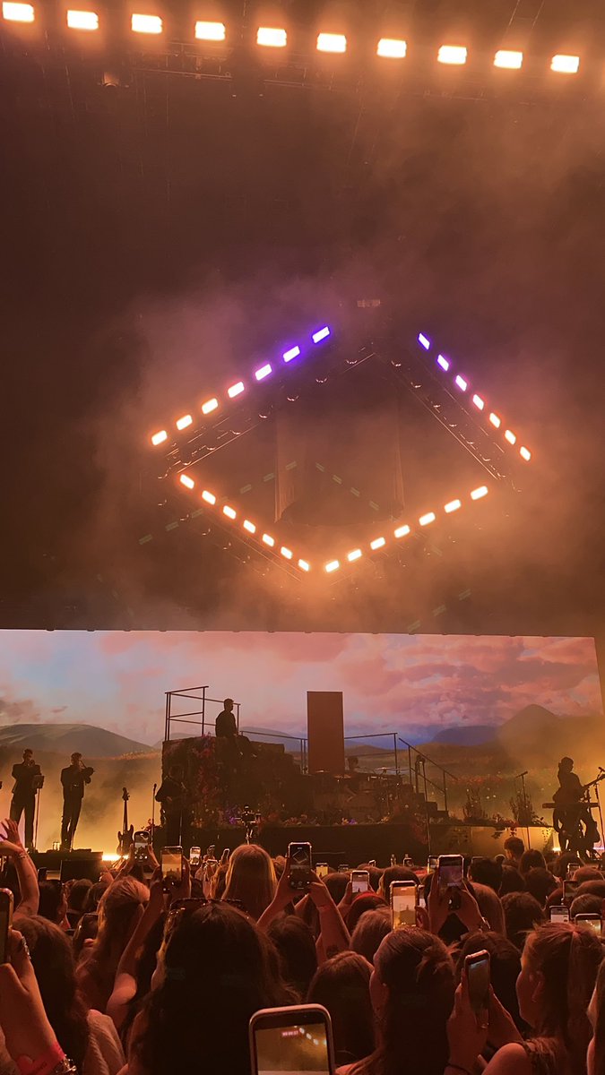 carmen 🧚🏼🪱 tweet media