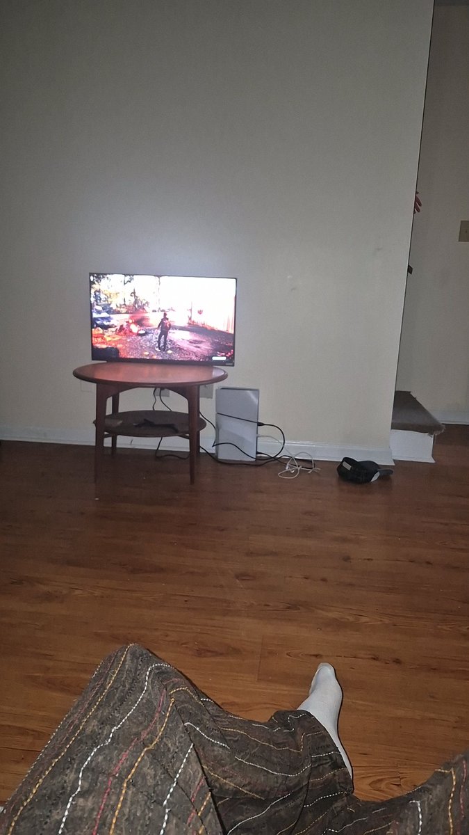 WhyNioh's tweet photo. Finally in my own apt for the first time in 6 months 🥹 https://t.co/bQiADAUybv