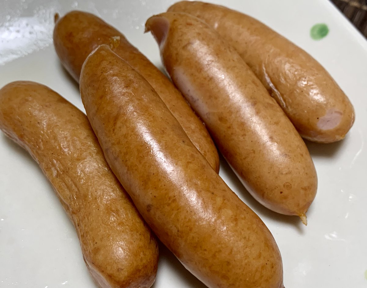 ＠もつ tweet media