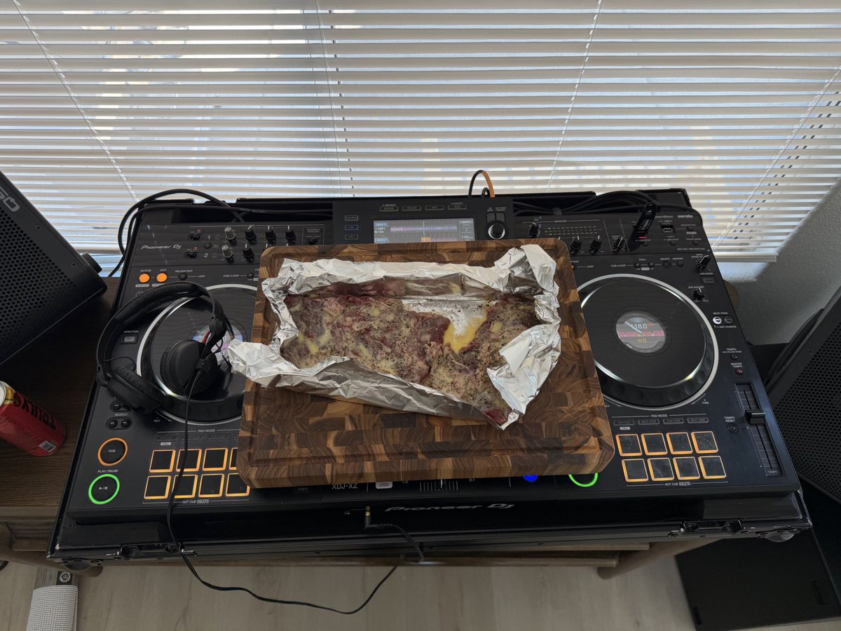 KellyKellam tweet media