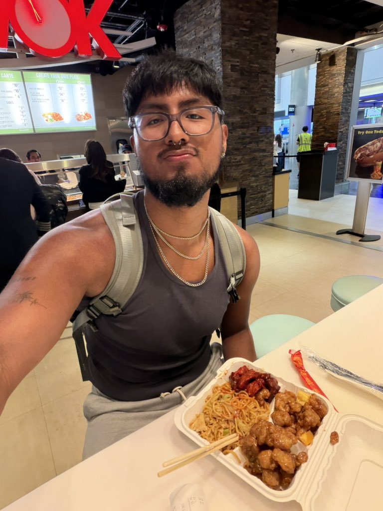 midnight fern ❄️ tweet media