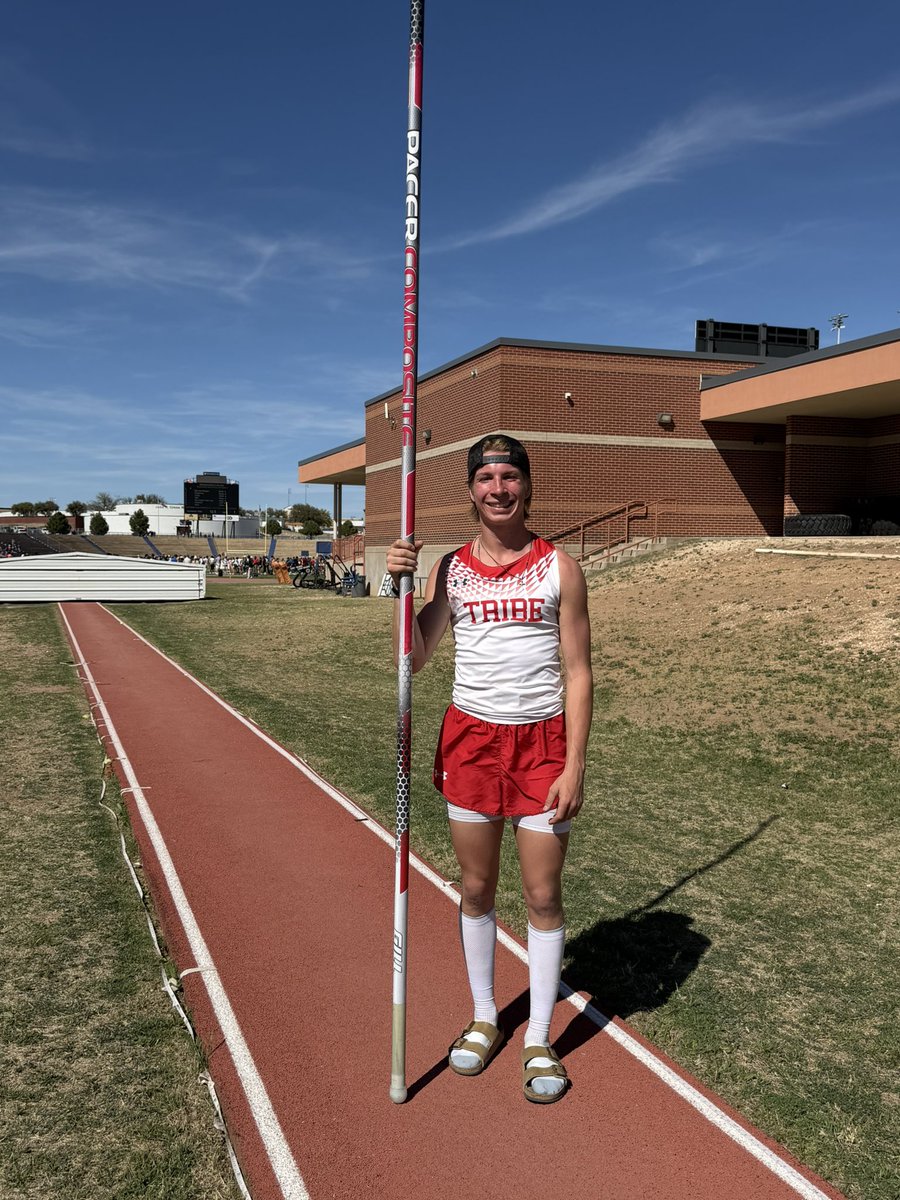 jimned_xctf's tweet photo. Congratulations to P. Aguilar on breaking JNHS Pole Vault Record by clearing a height of 15’ 3” today!  He is now the proud owner of the both the MS and HS PV record and is only a Sophomore!!! https://t.co/f078nIU8Lb