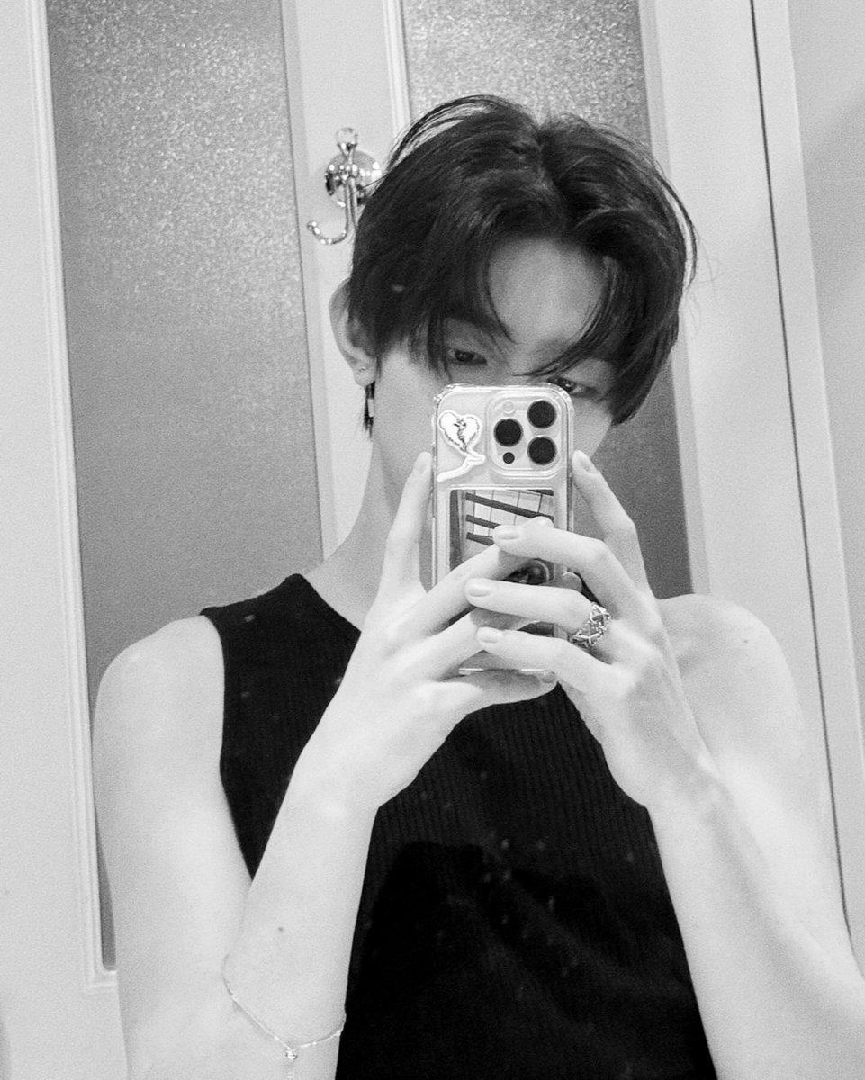 谢, HAZEL. tweet media