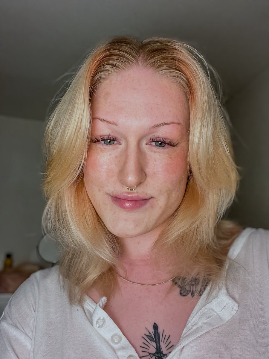 shlainger's tweet photo. personal selfie diary https://t.co/GI9DpDAfEA