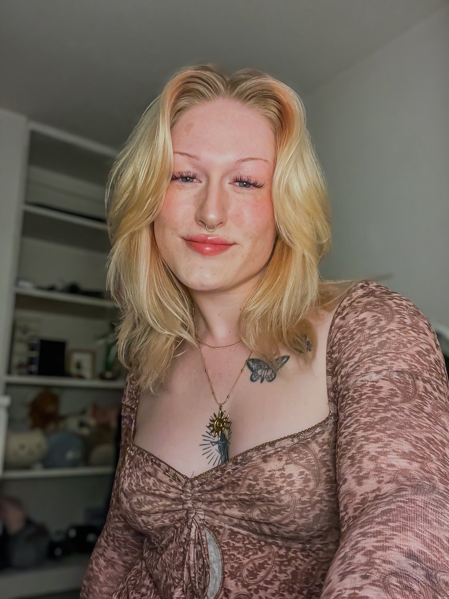 shlainger's tweet photo. personal selfie diary https://t.co/GI9DpDAfEA