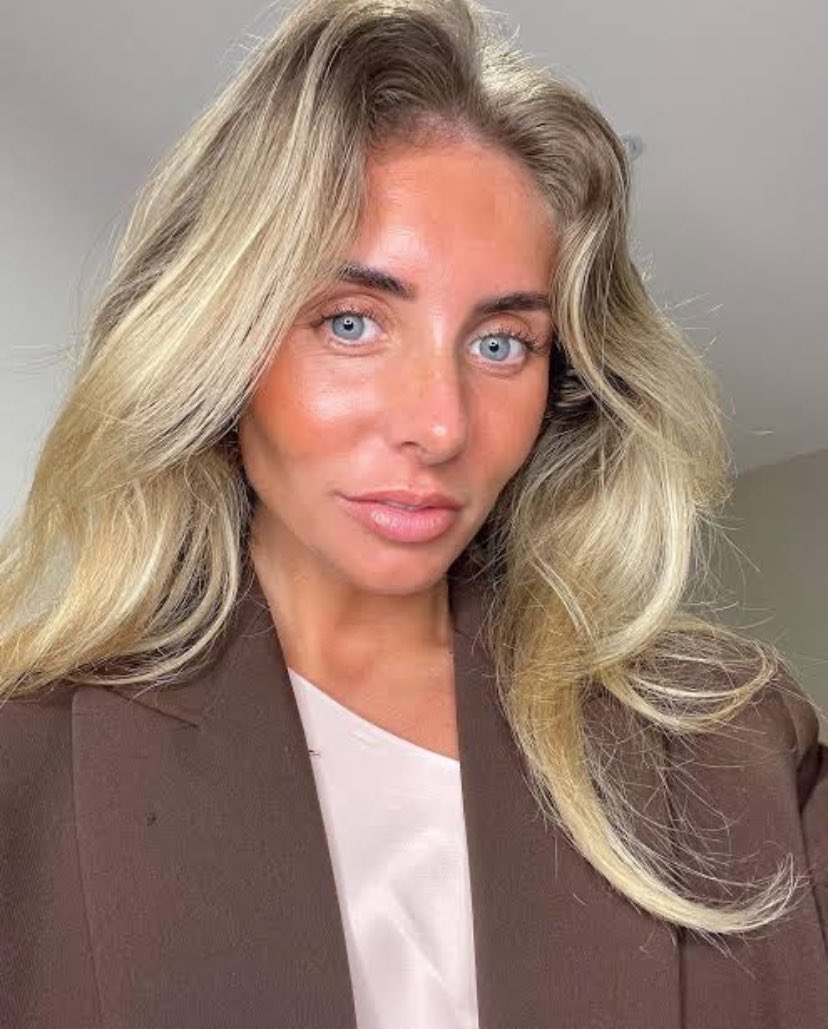 ɯnɹʇuɐʇɐǝʌɐɥ tweet media