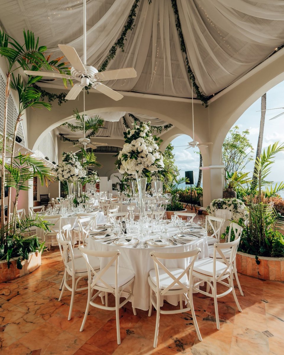 Barbados's tweet image. Your forever begins here.🇧🇧✨
Imagine exchanging vows with turquoise waters behind you and the warm island breeze all around. That is the magic of getting married in Barbados.

📸: @fairmontroyalpavillion, thanks for sharing!

#MyBarbados #LoveBarbados #VisitBarbados #IsleDo