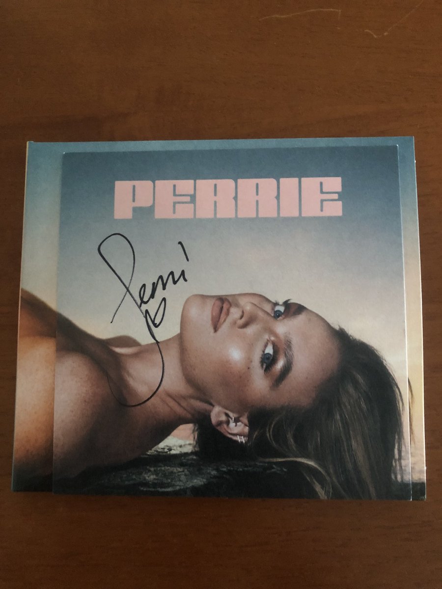 perriecrave's tweet photo. can’t believe that i’ve got perrie’s signed album 🥹🩷 https://t.co/bsQXWEHsHa
