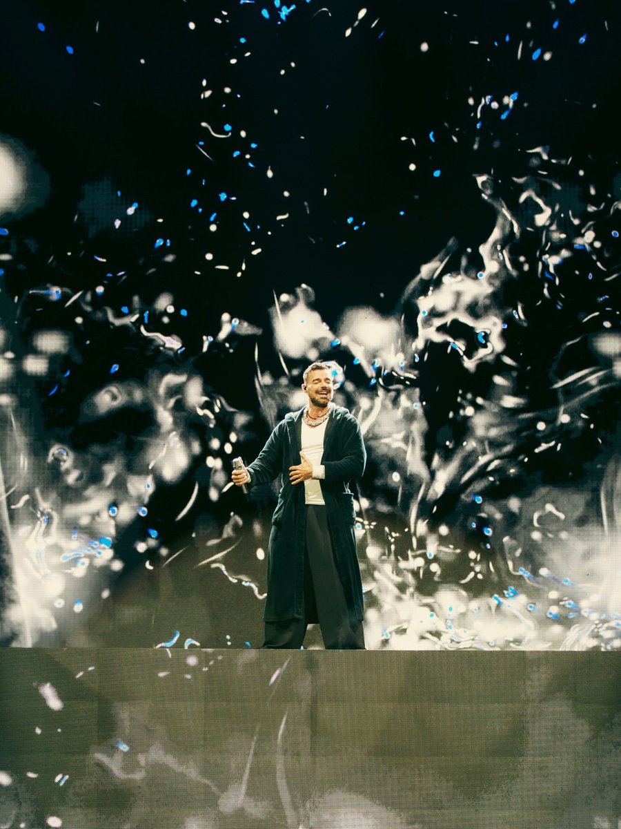 LoNuestroFCURU's tweet image. Por arriba, por abajo, calientitos .. bien PEGADOOOOS A TIII @ricky_martin ❤️‍🔥🕺🎶✨ — #NextStop ✈️ CDMX 🇲🇽 (@leandrovco)

Cortesía de @RMwebteam  

@inpulsemedia @lonuestrofco  @SonyMusicUru  @SonyMusicArg  @SonyMusicLatin 

#ricky #rickymartin #ricky_martin #rickymartinwebteam