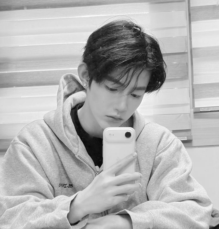 谢, HAZEL. tweet media