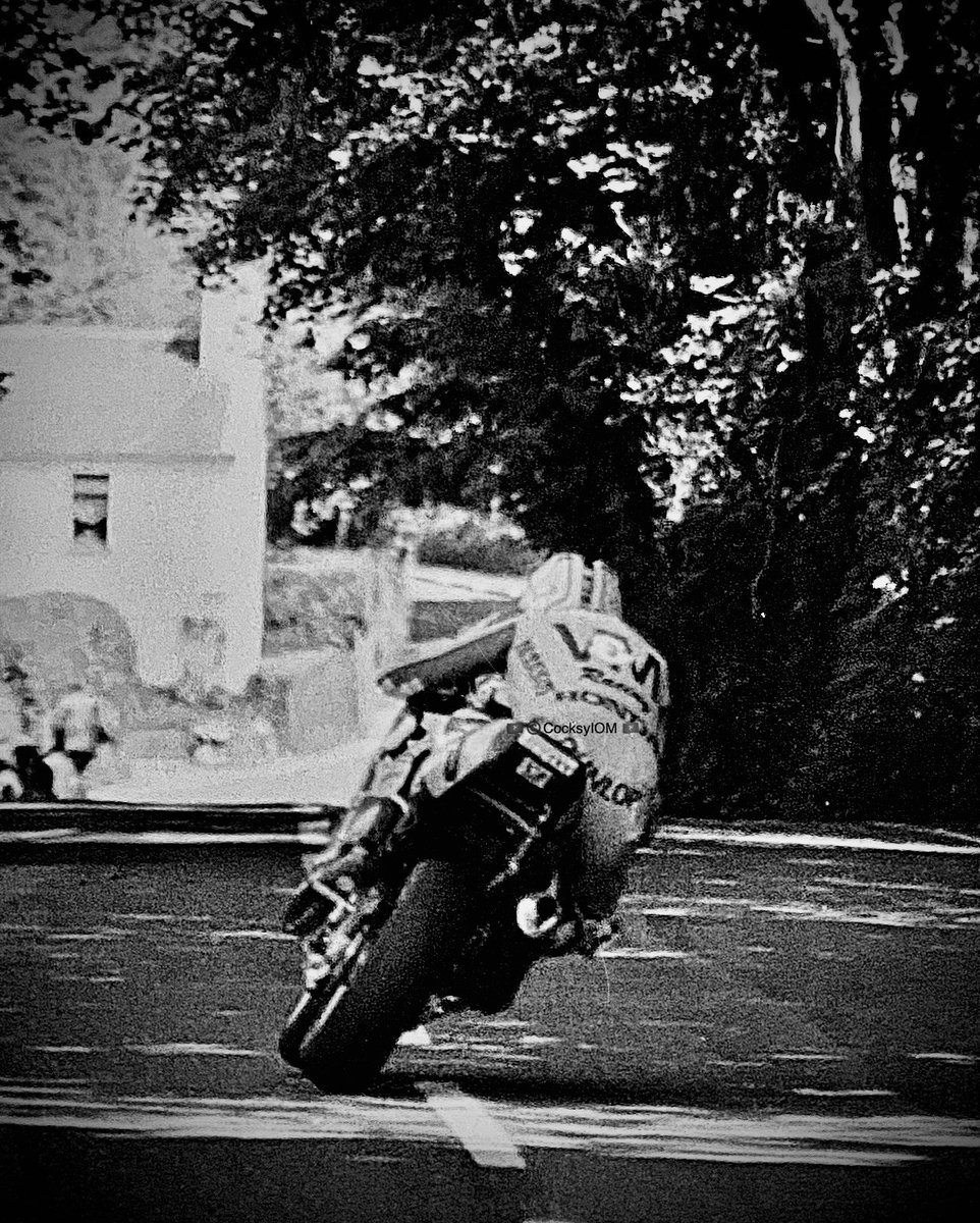 CocksyIOM tweet media