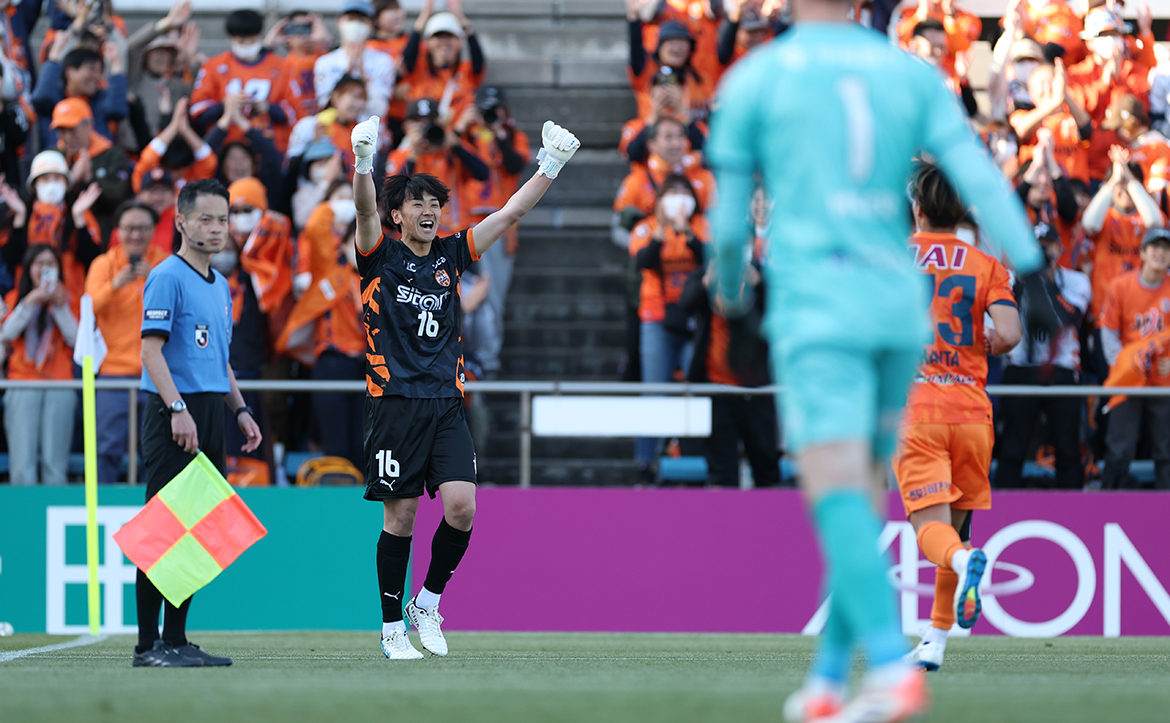 spulse_official's tweet photo. ❐#0314vs岡山 𝙋𝙄𝘾𝙆𝙐𝙋 𝙋𝙃𝙊𝙏𝙊🔸🔸
昨日のヒーロー #梅田透吾 選手😊😊
今後とも梅田選手へのご声援よろしくお願いいたします!!
#spulse #ONEFAMILY https://t.co/I6lPsPhcde