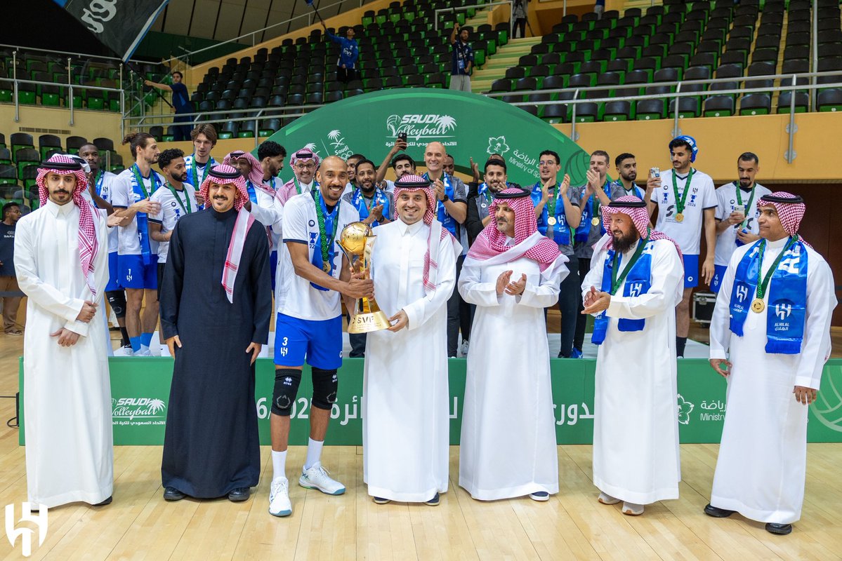 كرة الطائرة بنادي الهلال 🏐💙 tweet media