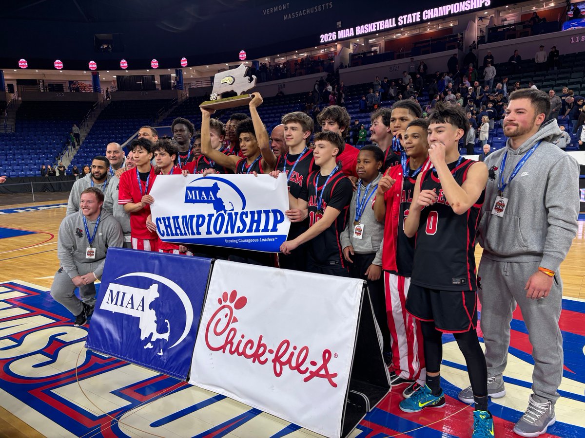 PhilStacey_SN's tweet photo. Your 2026 Division 3 state champions from Salem High School. https://t.co/CBAf572iE6
