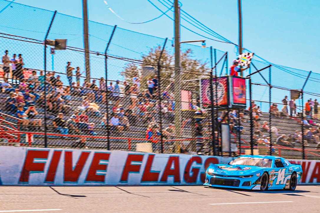 Chase Pinsonneault - CHR tweet media