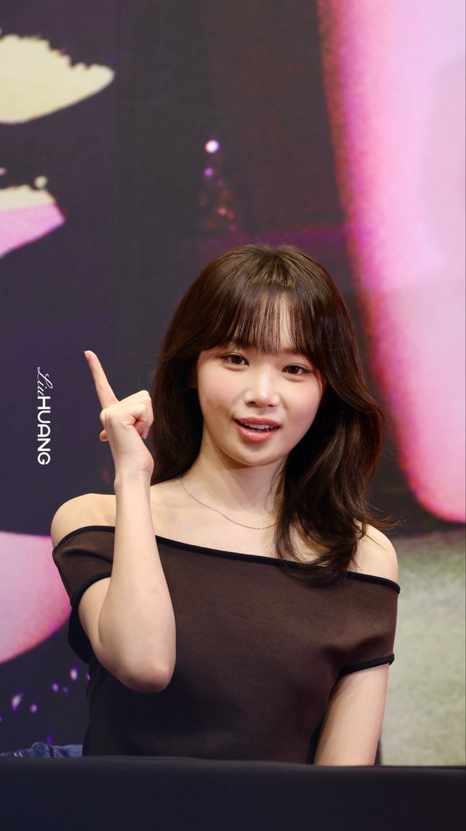 260314 MS fansign 💥
#르세라핌 #LE_SSERAFIM 
#김채원 #CHAEWON