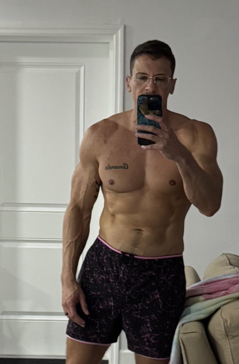 Lawrence | SwolLyfe tweet media