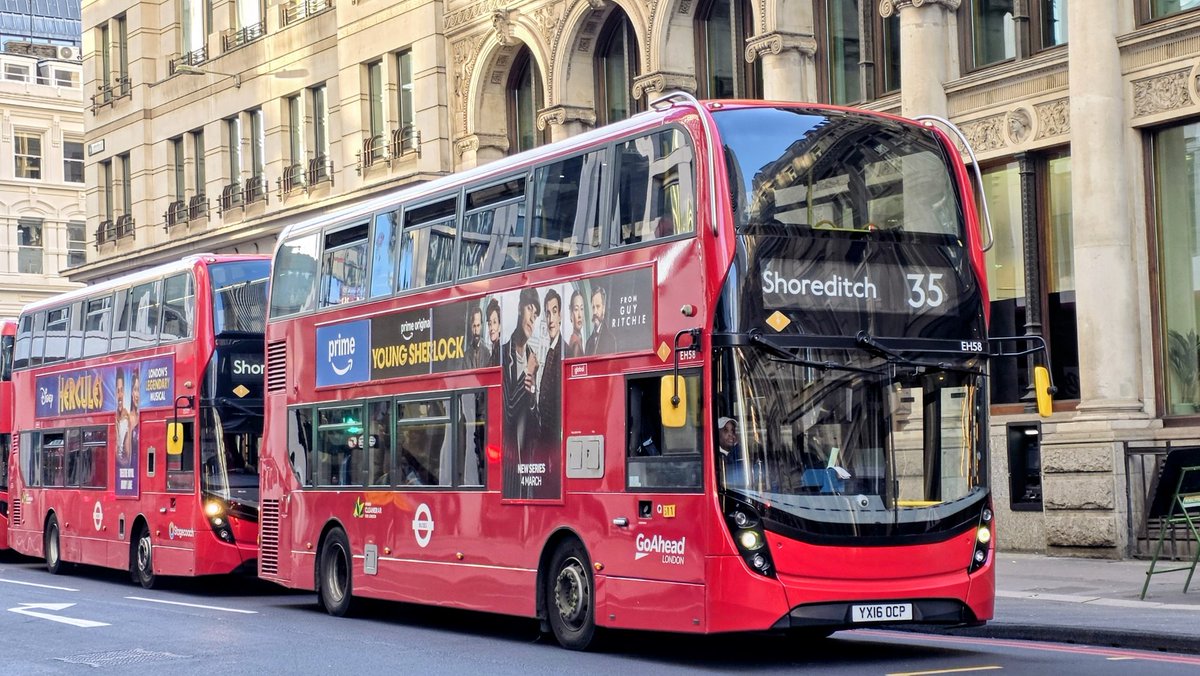 WC2512's tweet photo. Red as far as the eye can see.. 🍒
@Go_Ahead_Lndon EH58 - YX16 OCP at #Leadenhall working a 35 service heading to #Shoreditch.
#StagecoachLondon 12514 - SN16 OJD working a 338 service heading to #LondonBridge. https://t.co/XruFxSkb2F