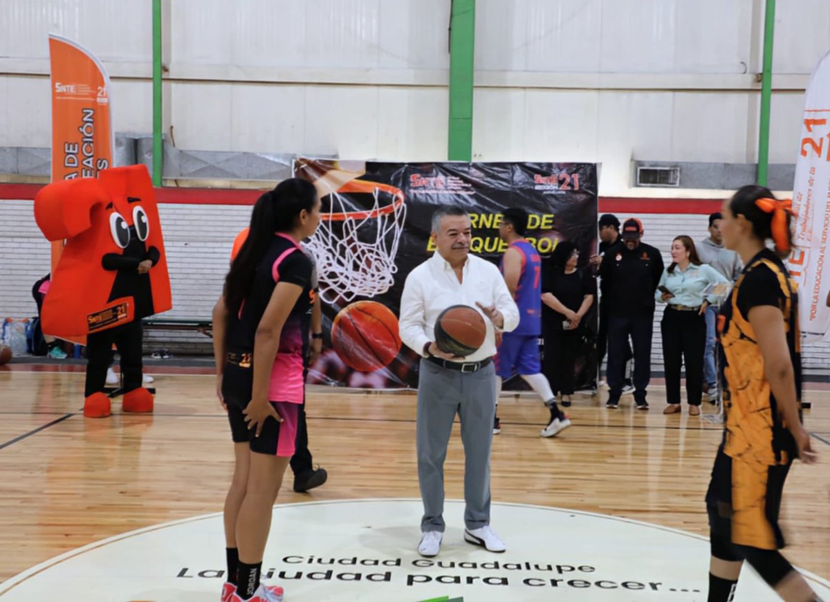 SNTE21's tweet photo. En la rama femenil, 'Alegrías' de la Organización II y 'Lobas 150' de la Organización XII obtuvieron el segundo y tercer lugar. 

Mientras que en la rama varonil, 'Chicago Bulls' de la Organización VI y 'Delegación D-I-191' de la Organización I ocuparon el segundo y tercer lugar. https://t.co/yNFgD4LXyk