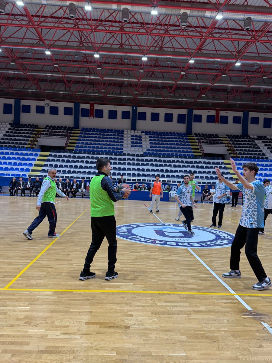 Aydın Ülkü Ocaklarımızın düzenlediği basketbol etkinliğinde; Ülkü Ocakları Eğitim ve Kültür Vakfı Genel Başkanımız Sayın Ahmet Yiğit Yıldırım Beyefendi’nin teşrifleriyle, MHP Aydın İl Başkanımız Sayın Osmangazi Cihangiroğlu, hareketimizin kıymetli mensupları ve üniversite