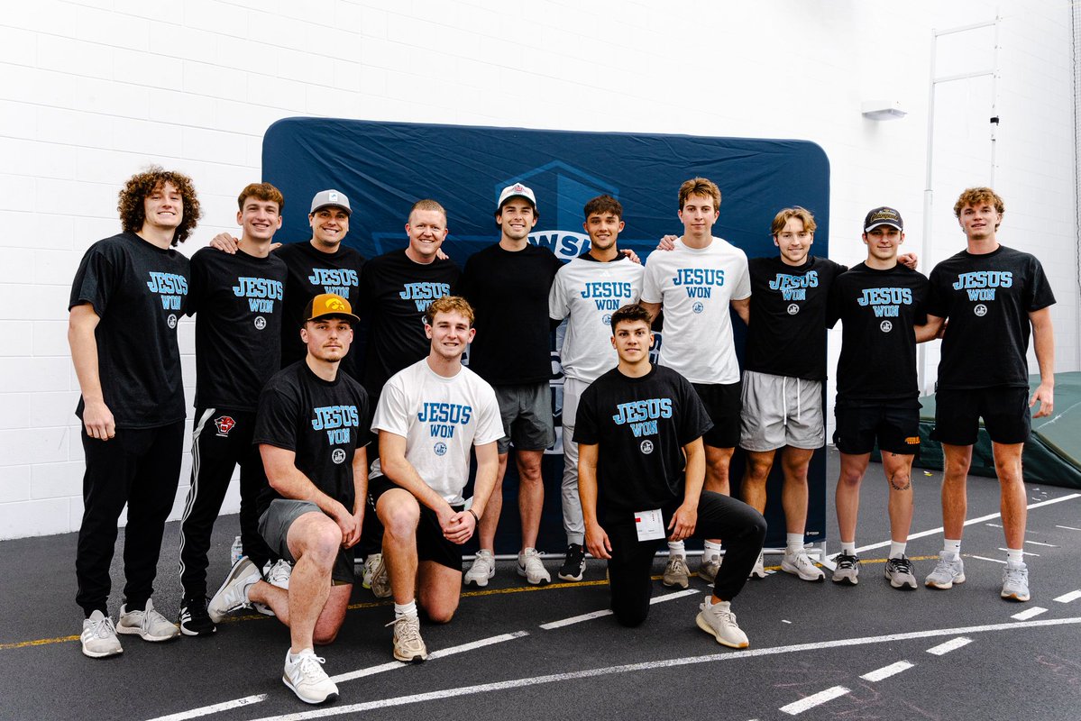 Thank you <a href="/cbo17/">Chris Bowen</a> for having me out to help coach the young kickers of Michigan! It was a great experience to meet so many great athletes today! 

<a href="/mikickacademy/">Michigan Kicking Academy</a> <a href="/nxtlvlspeclstAW/">Andrew Wellock - Next Level Specialists</a> <a href="/DU_Football/">Davenport Football</a> <a href="/CoachWalkerDU4/">Coach Walker</a>