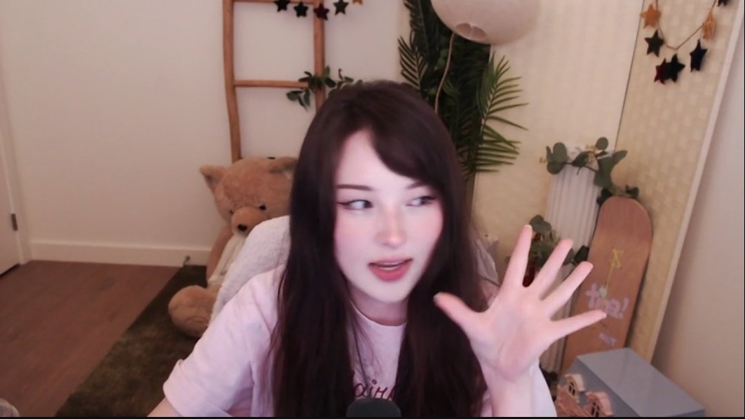 acervokitten's tweet photo. qsmp girl today 👋🏻👋🏻 https://t.co/RgJ6CxLDPG