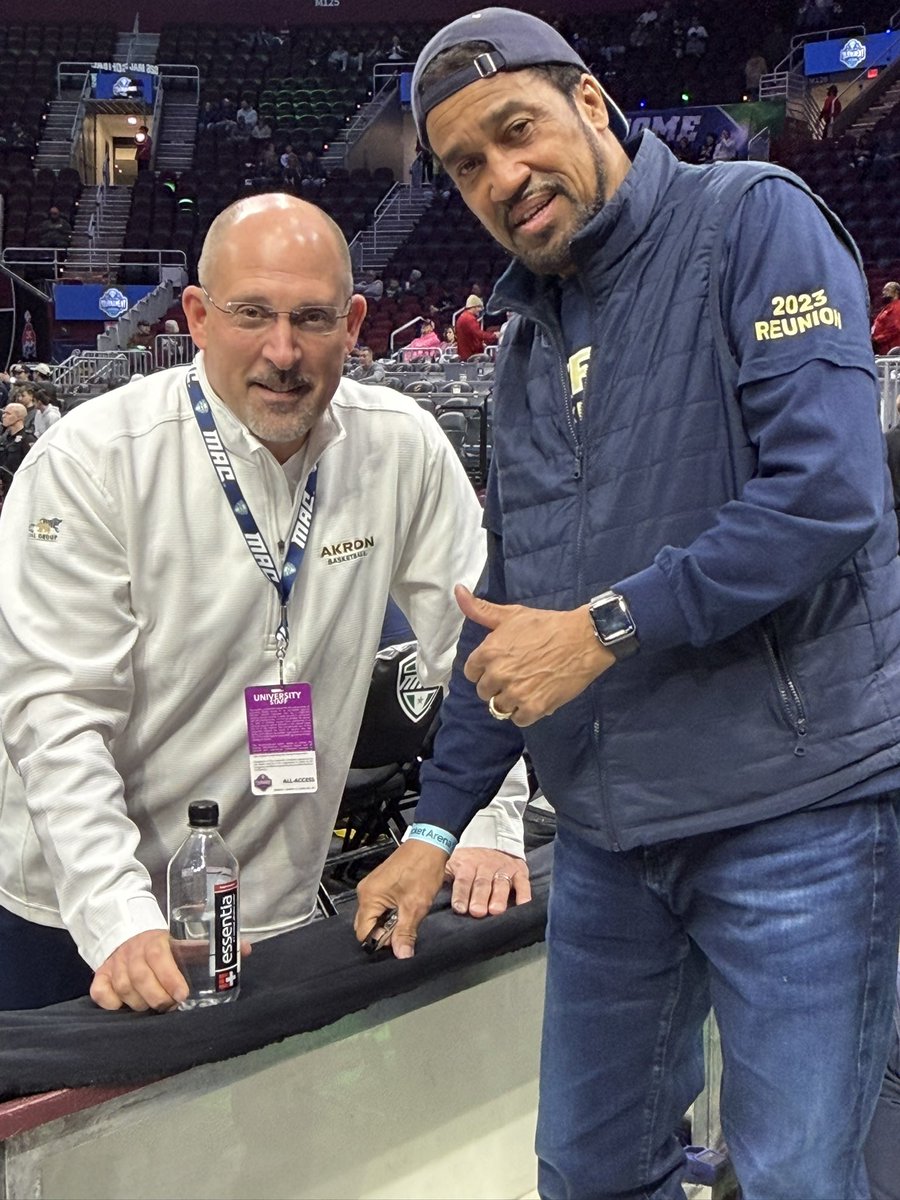PastorDScott's tweet photo. GAMETIME!!! @b_wentz #MACTournamentChampionship #AkronZips https://t.co/m4f60Yj95E