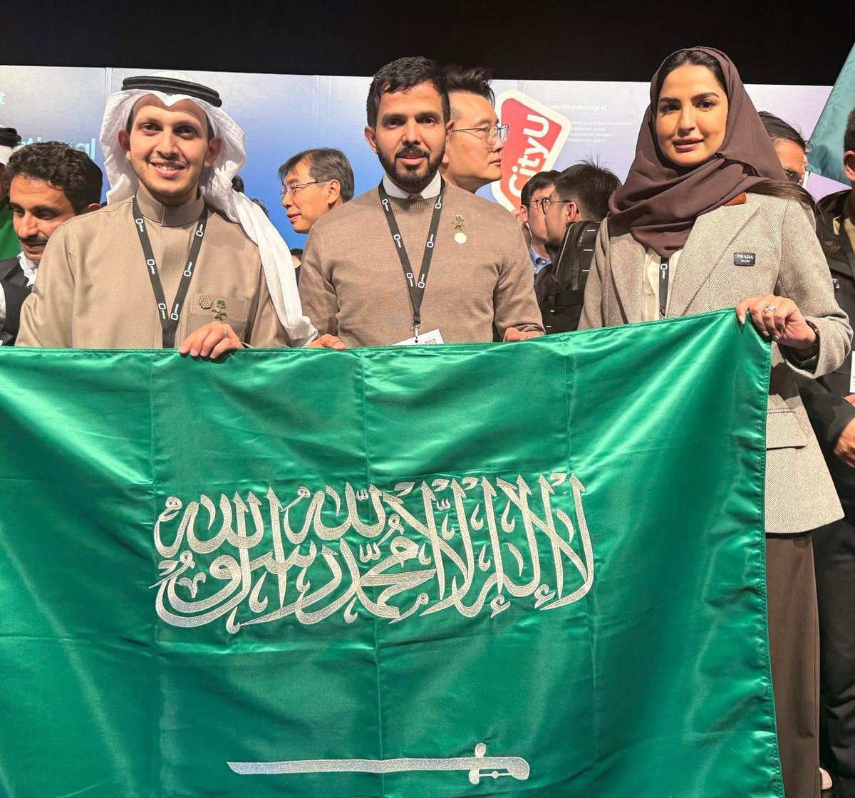 Saudi_EUni's tweet photo. 🇸🇦🎖في محفل الابتكار العالمي بجنيف، حققت #الجامعة_السعودية_الإلكترونية ميدالية ذهبية وميدالية برونزية في #معرض_جنيف_للاختراعات2026، بما يعكس كفاءة منظومتها البحثية وإسهامها في تطوير الابتكار العلمي.

#INVENTION_GVA
#رواد_تعليم_المستقبل https://t.co/KXULNFfu05