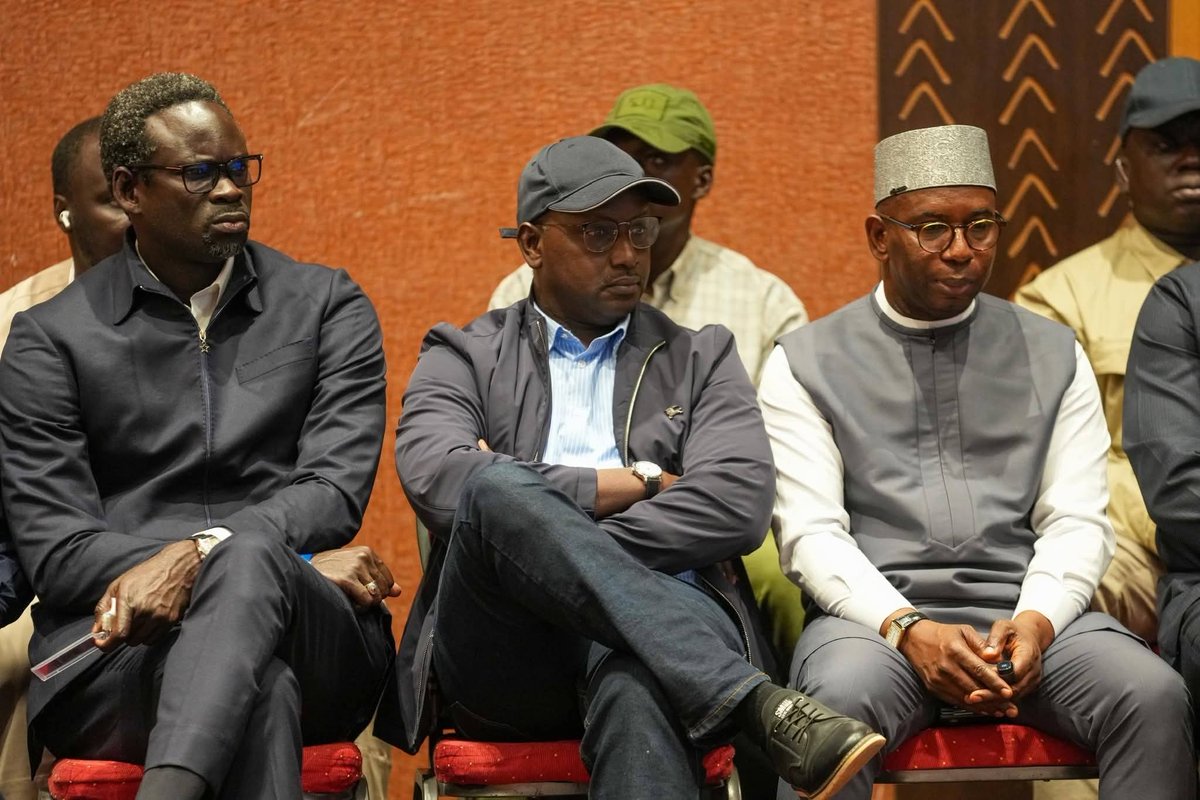 amuyakar_Ndoy's tweet photo. Le rouleau compresseur est en marche !
#APTE (Alliance Patriotique pour le Travail et l’Éthique)
Synergie autour d'Ousmane Sonko et du #PASTEF. Cette coalition mise sur la #souveraineté, la #transparence et le travail pour transformer le Sénégal.
🇸🇳✌🏻 https://t.co/aKsFgDkl0t
