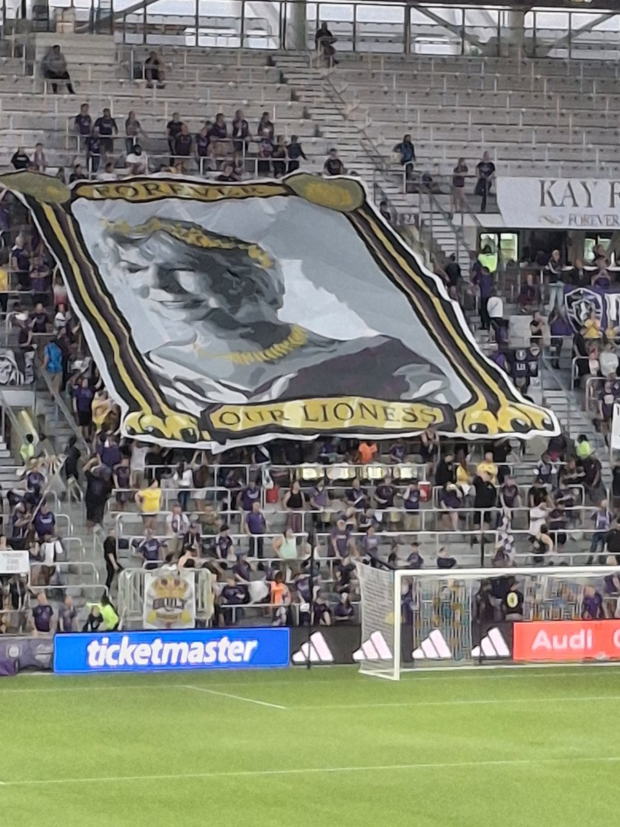 OL_BS1's tweet photo. Thank you for everything Kay Rollins. @OrlandoCitySC #Longlivethequeen #ForeveraLioness https://t.co/DhINXegcFD