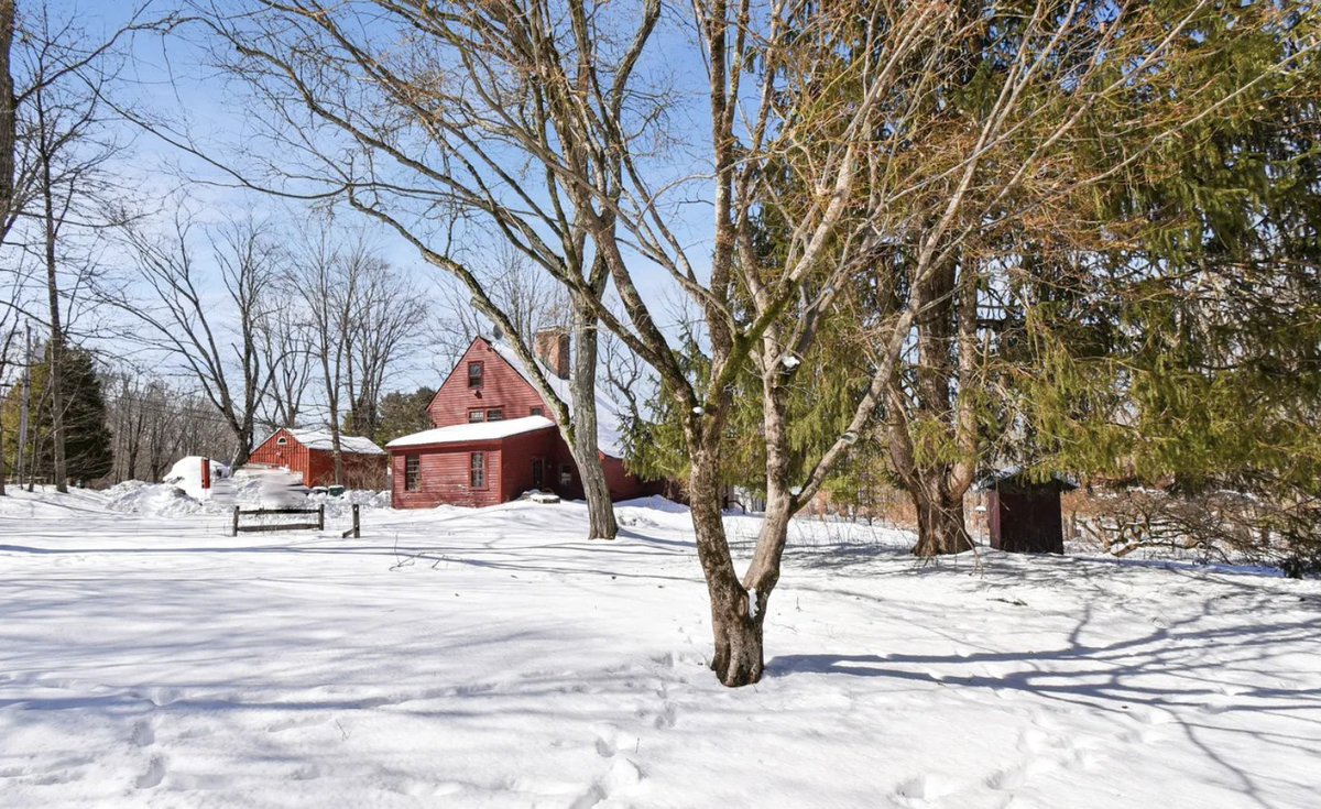 oldhouseunder50's tweet image. $190K. This #Connecticut #colonial f#armhouse is ideal for anyone looking to restore or reimagine a classic residence. The current structure requires a full restoration, but it's a classic on 1.84 #acres. oldhousesunder50k.com/c-1750-connect…