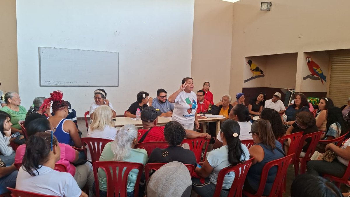 Psoymujer's tweet photo. Desde los espacios de la Casa de la Cultura de Antímano, trinchera de ideas y saberes de nuestra parroquia, extendemos un combativo saludo y nuestras más sinceras felicitaciones a todas las fuerzas revolucionarias.

Hoy celebramos la organización, el compromiso y la lealtad. https://t.co/xQMTwVdpwX
