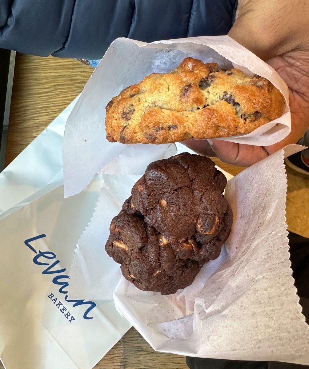 free_style_chef's tweet image. We continue our indulgences today with ooey gooey cookies from Levain bakery. 

The chocolate chip peanut butter was soooooooo good. The walnut choc chip was decent. 

#cookie #dessert #sweettreat