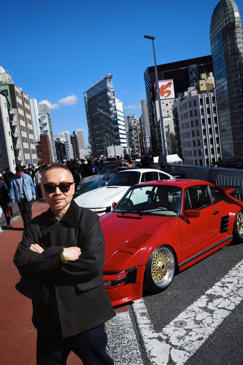 ChenSQ's tweet photo. More than 200 Porsches gathered to celebrate the passion of Japanese in Ginza KK Line Luftgehujlt event yesterday. Super すごいです👍🏼 https://t.co/yW7Ly09gXk