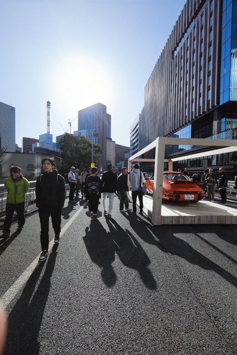 ChenSQ's tweet photo. More than 200 Porsches gathered to celebrate the passion of Japanese in Ginza KK Line Luftgehujlt event yesterday. Super すごいです👍🏼 https://t.co/yW7Ly09gXk
