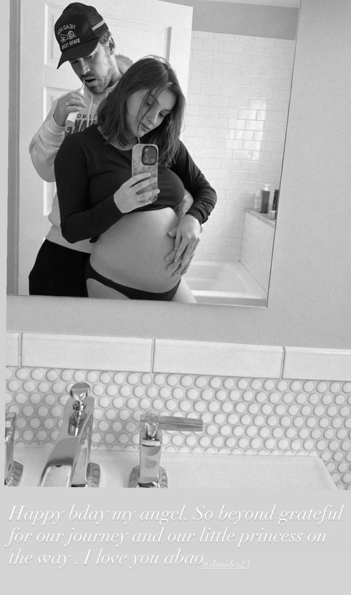 BANKS parabeniza seu noivo, Drew Snider, em novo story:

"Feliz aniversário meu anjo. Sou muito grata pela nossa jornada e pela nossa princesinha que está a caminho. Eu te amo." 💖