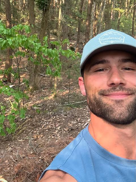 Perfect weather for a hike!

Never mind that this trail is known for cruising.  Brady wouldn't have any idea about that.

So... who is hiking with him?