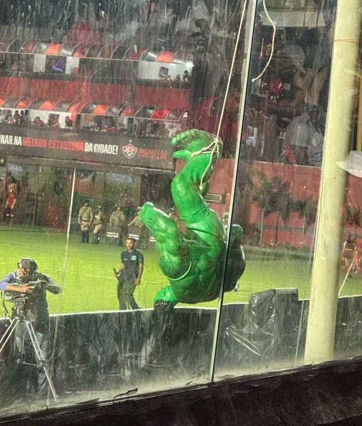 Vocês não valem nada.