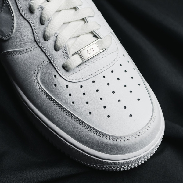 JustFreshKicks tweet media