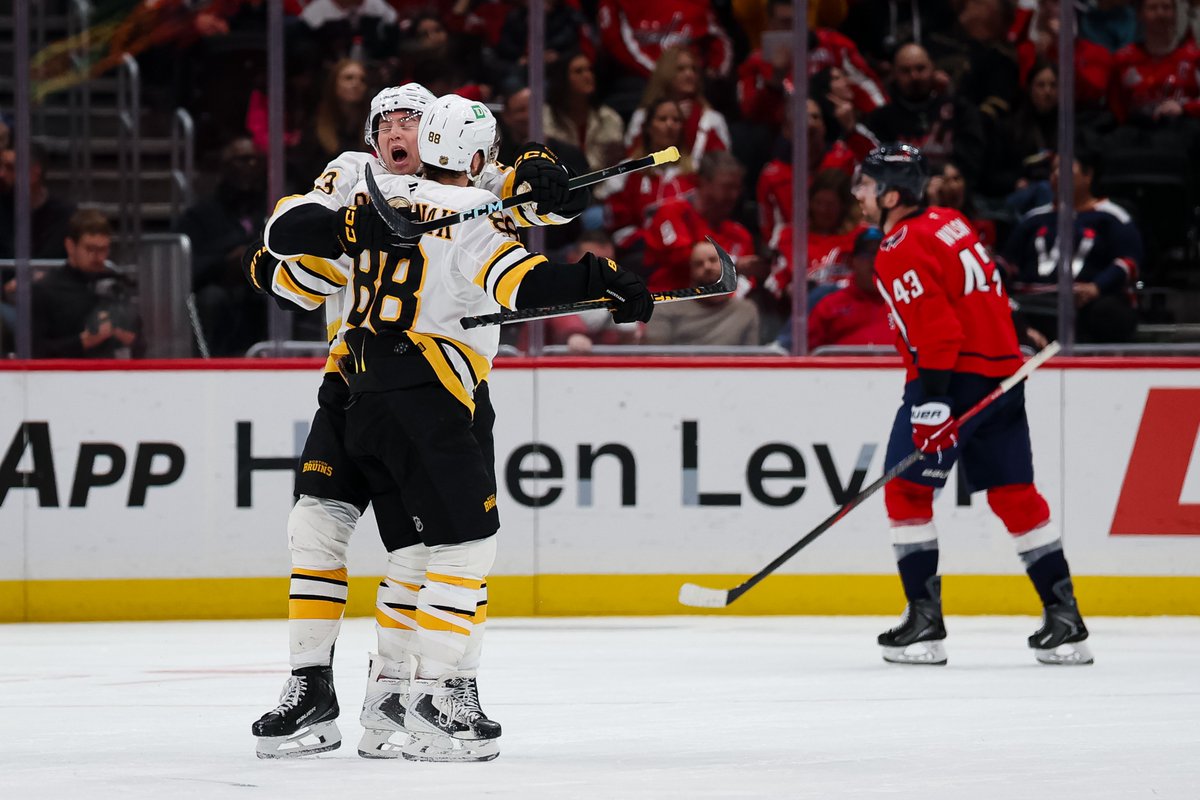 NHLBruins's tweet photo. Capped our Saturday with a dub 👏 https://t.co/hbNA8iO4RC