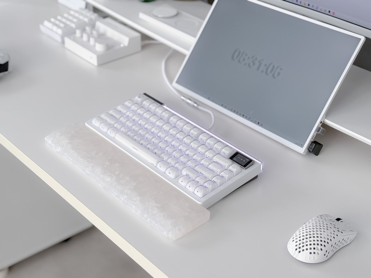 わいせん tweet media